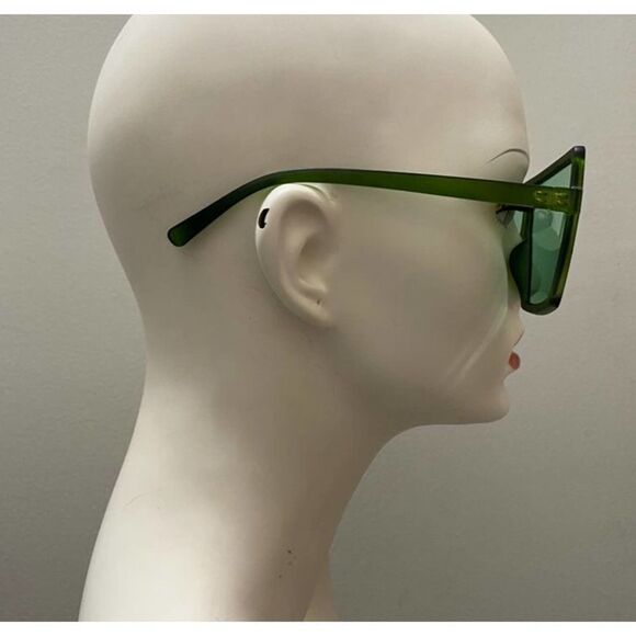 Women's Fashion Sunglasses - Picture 2 of 6